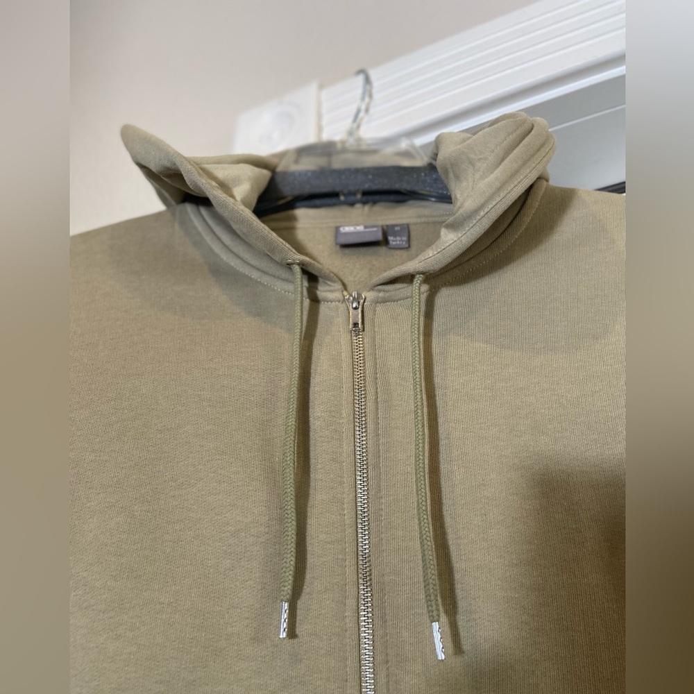 Asos~NWOT~Men’s~Muted Green Khaki~Zip Up~Drawstring Hoodie~Long Sleeve~Size M - Picture 3 of 13
